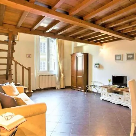 Charming Suite Cavour Heart Of Florence-2